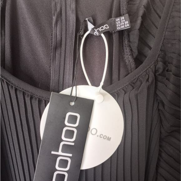 Boohoo Pleated Puff Sleeve Maxi Dress - Picture 6 of 12